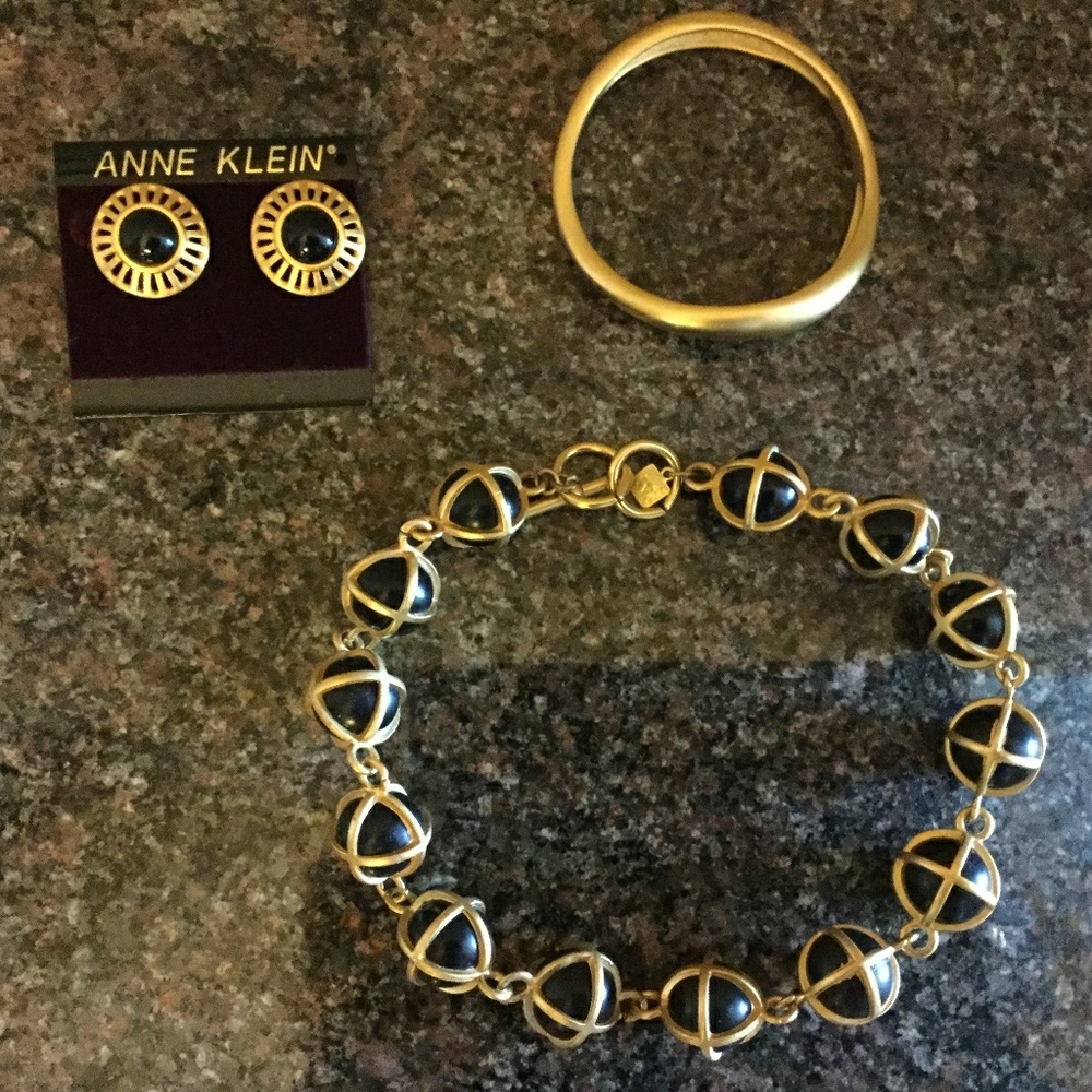 Anne Klein 16"Gold choker, Gold Bracelet earrings